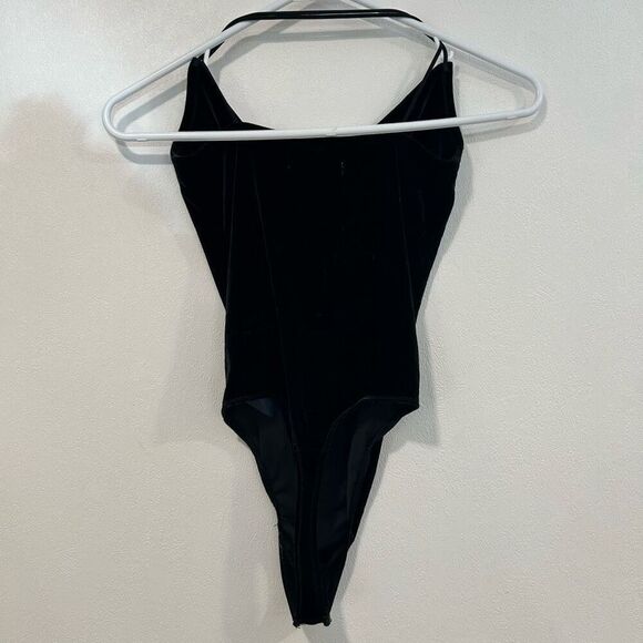 Abercrombie & Fitch Black Velvet Bodysuit – Size Small, NWT - Picture 1 of 4